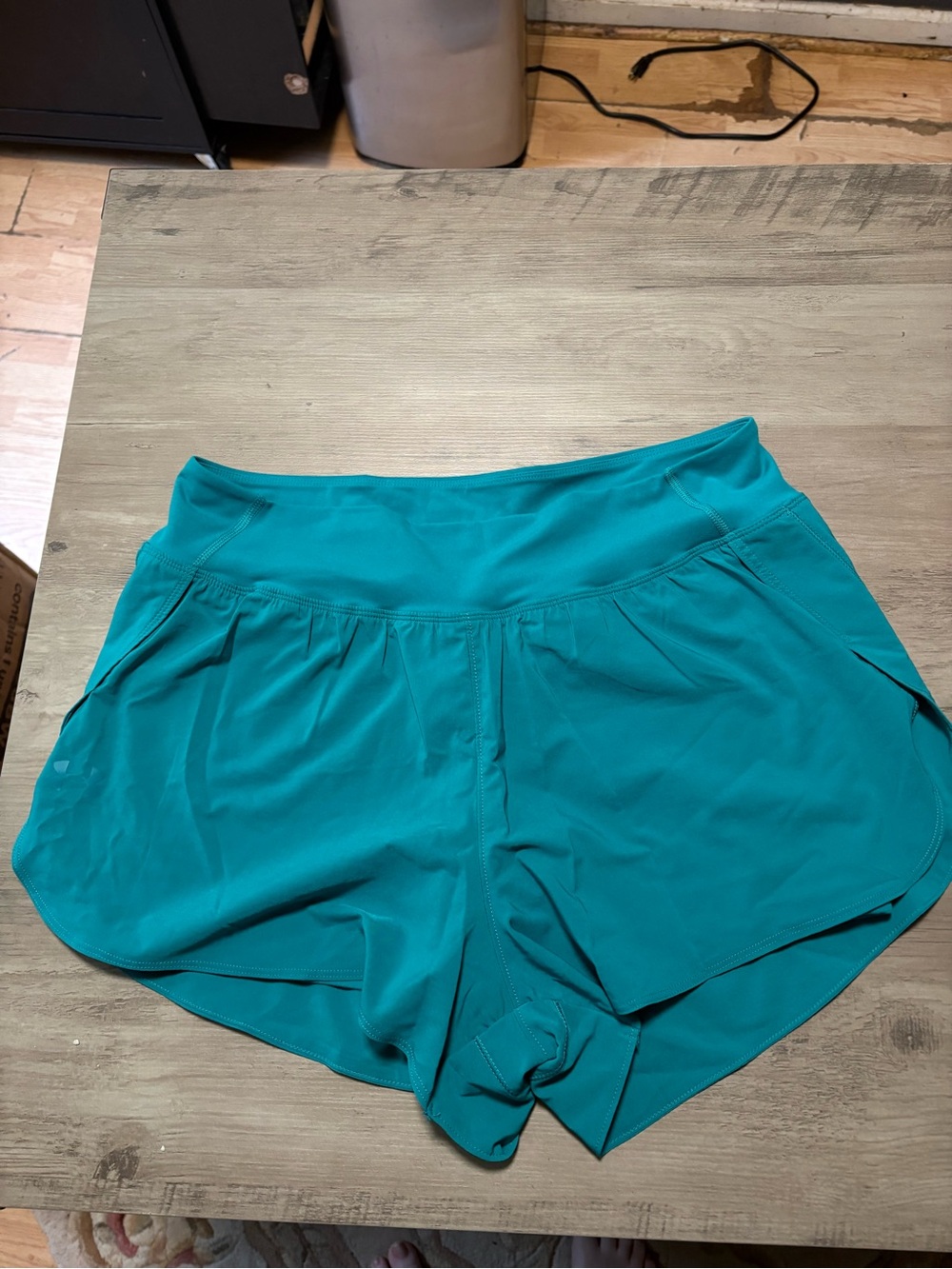 Under Armour Teal Women’s Athletic Shorts - Lightweight Run Fit size XL